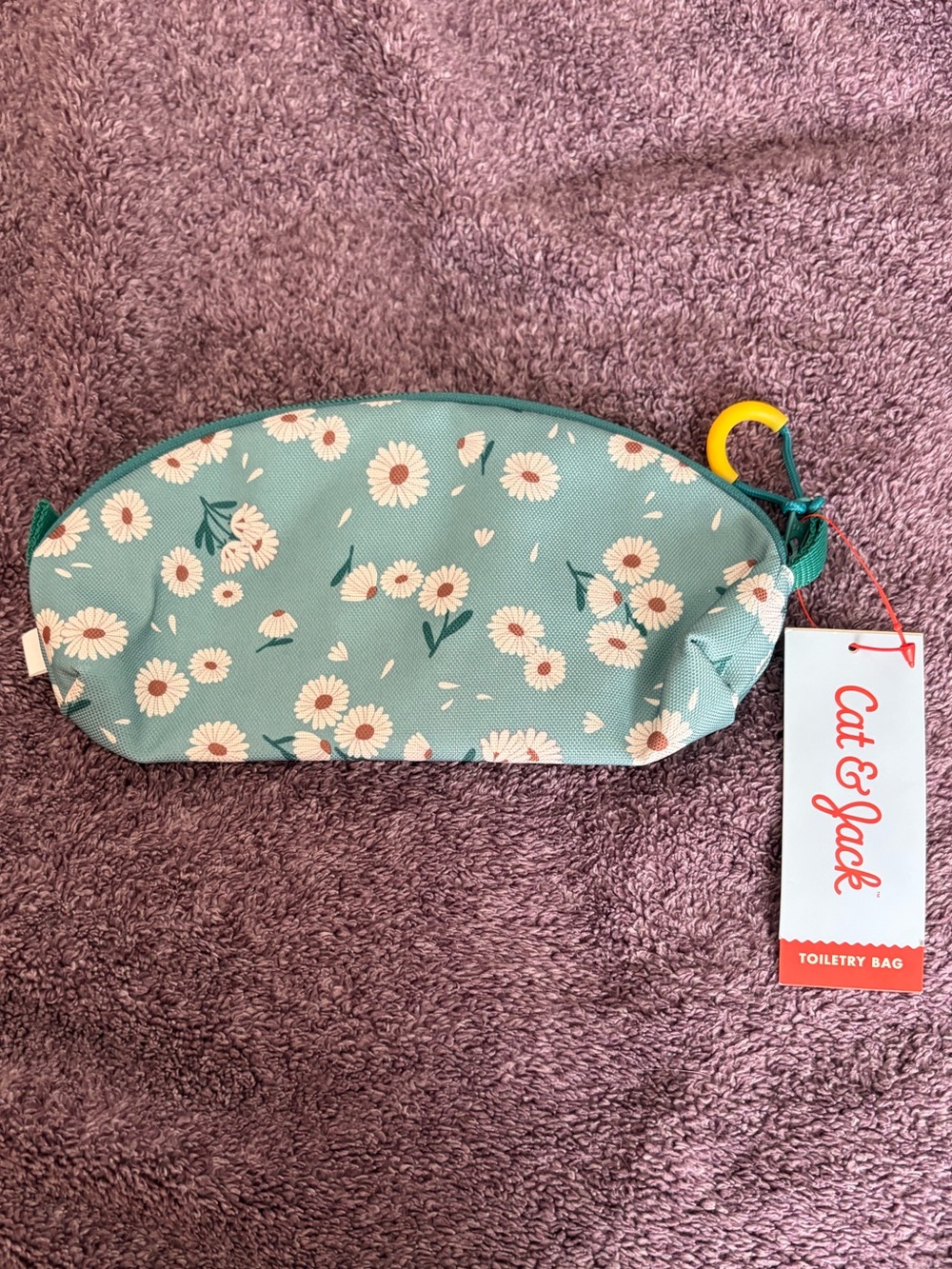 Cat & Jack Daisy Pouch